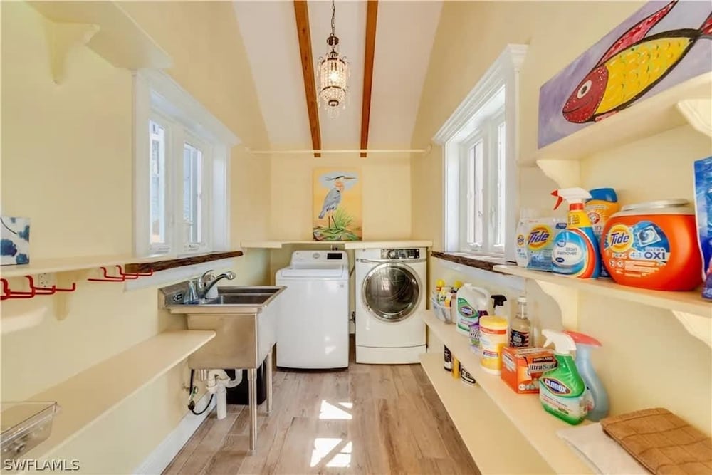 NEW Jungle Paradise Treehouse Suite With Resort Amenities Elevator Access Outdoor Kitchen Lagoon Lazy River Pool RV Hook up - photo 49