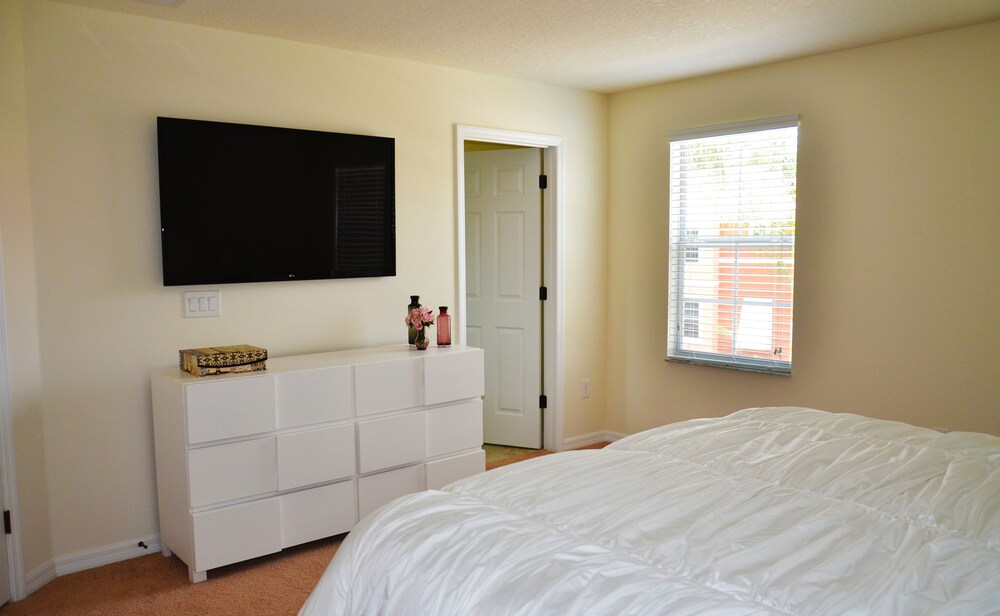 Bella Vida Resort by Fidelity Vacation Homes - photo 7