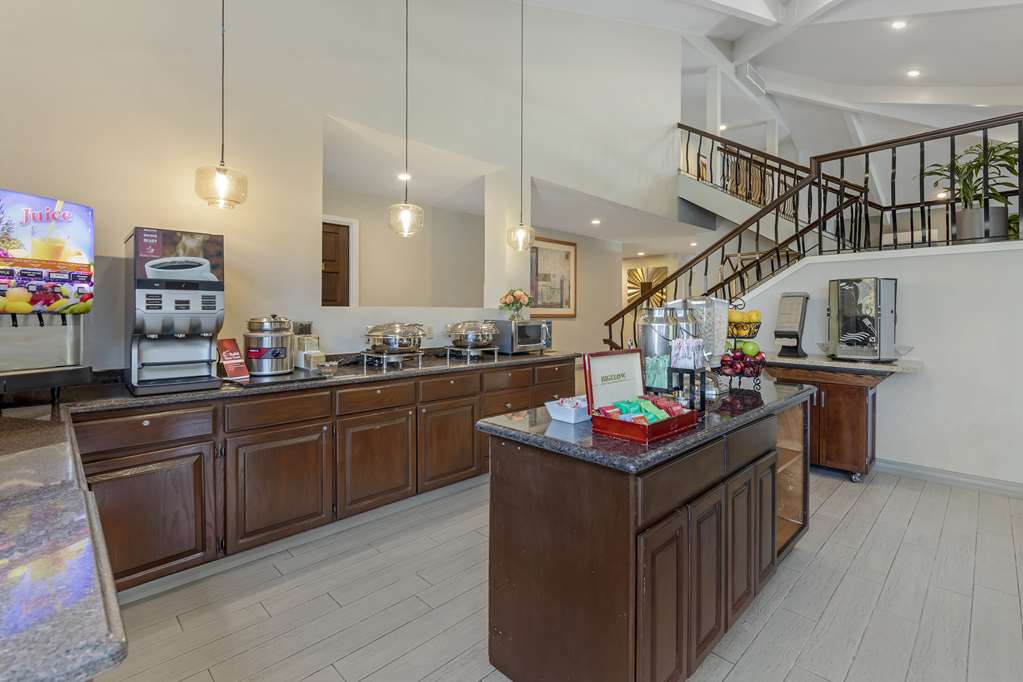 Best Western Plus Executive Inn - photo 10