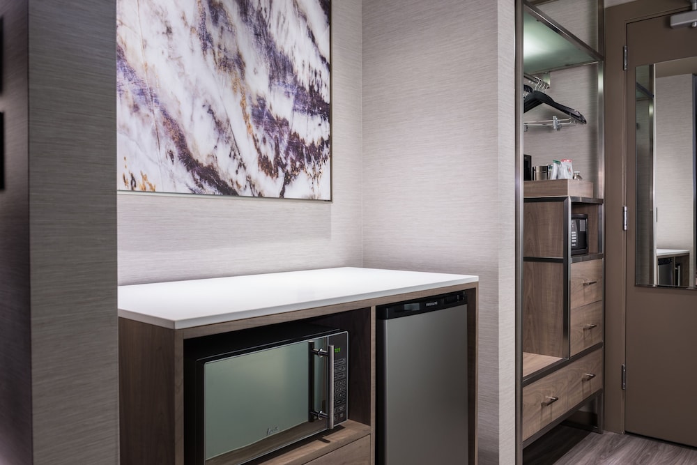 AC Hotel by Marriott Boston North - photo 17