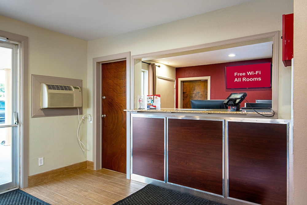 Red Roof Inn Cameron - photo 3