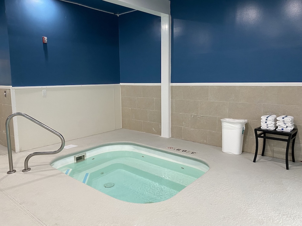 Holiday Inn Express Metropolis - photo 43