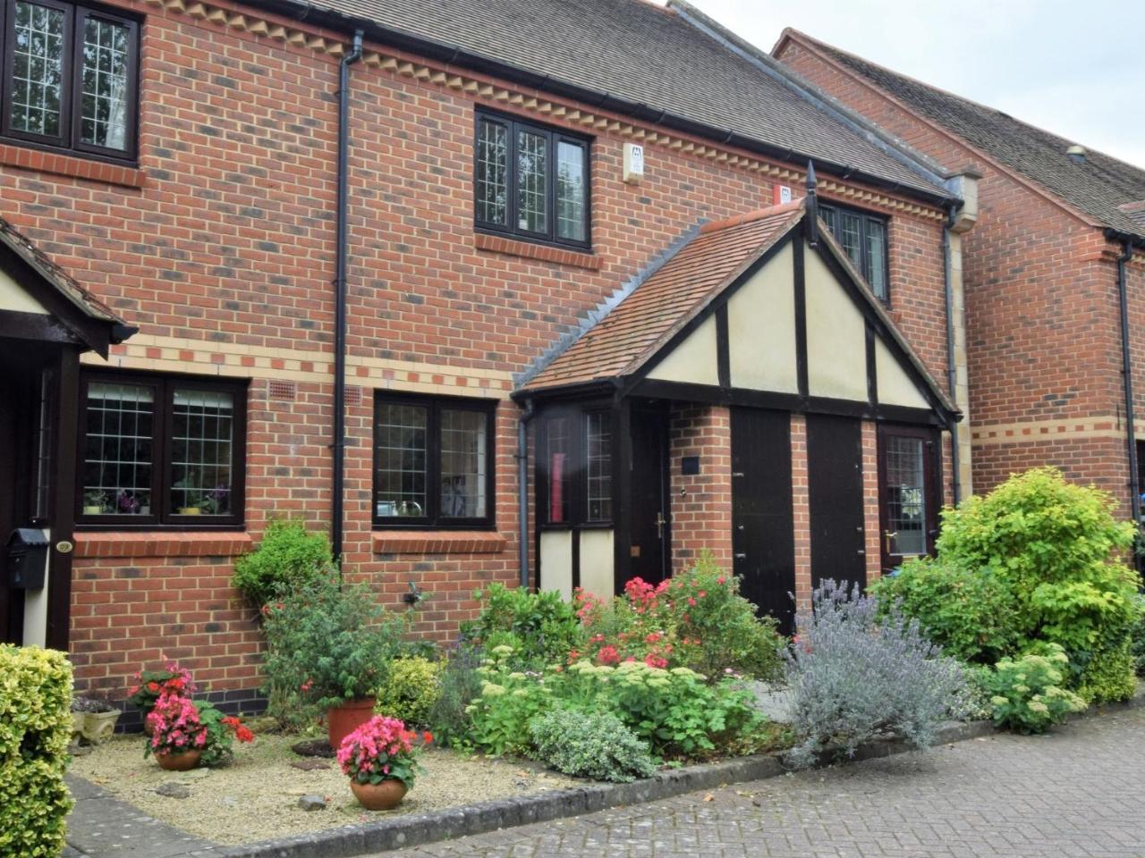2 Bed in Whichford 75870 in Shipston On Stour, United Kingdom