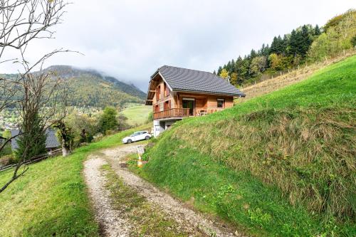 Le Revers - carbon neutral hotel in Unknown City
