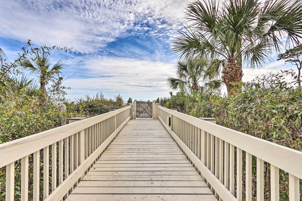 Walk to Bars & Shops: Resort Condo in Hilton Head - featured photo