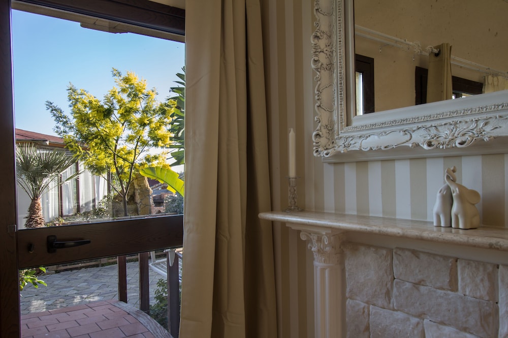 B&B Eyexei Domus — 4-Star Luxury Hotel in Agrigento, Italy