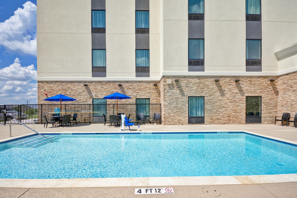 Hampton Inn Kyle - photo 21