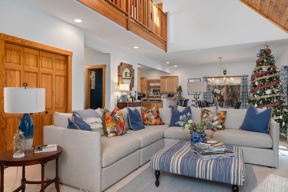 111 Hickory Springs in Wintergreen Resort - photo 12