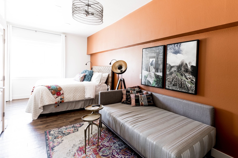 Bishop Arts Hotel by Qresorts. - photo 21