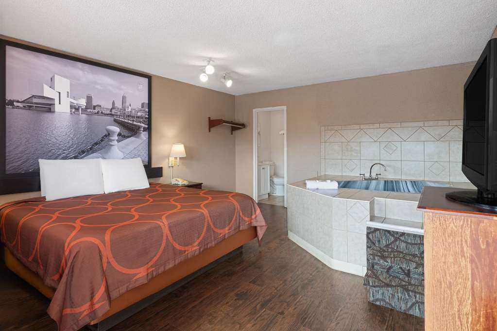 Super 8 by Wyndham Youngstown Girard - photo 20