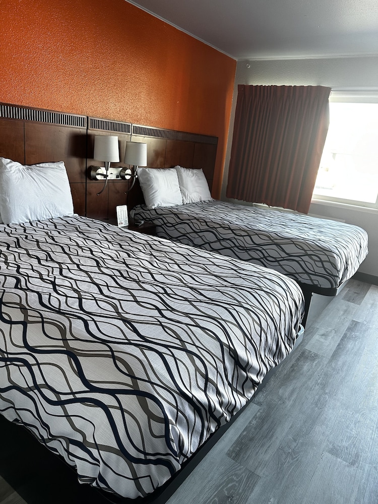 Nampa Downtown Inn - photo 8