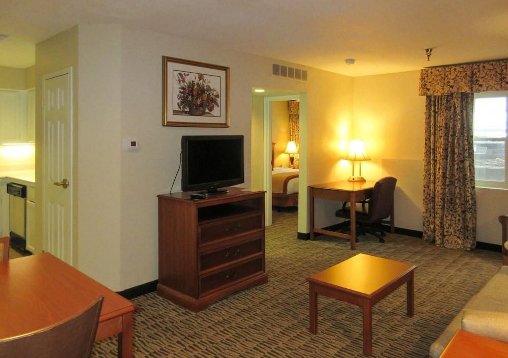 Premiere Suites - photo 10