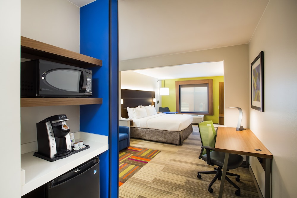 Holiday Inn Express & Suites Cedar City by IHG - photo 7