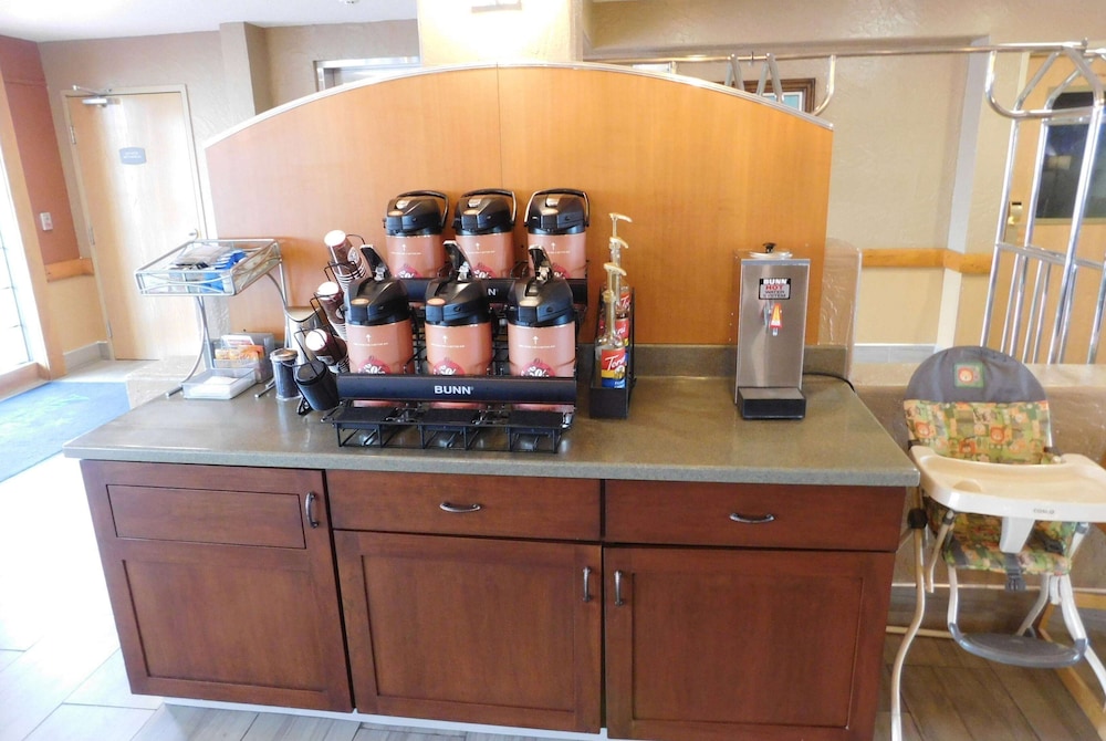 AmericInn by Wyndham Ogallala - photo 19