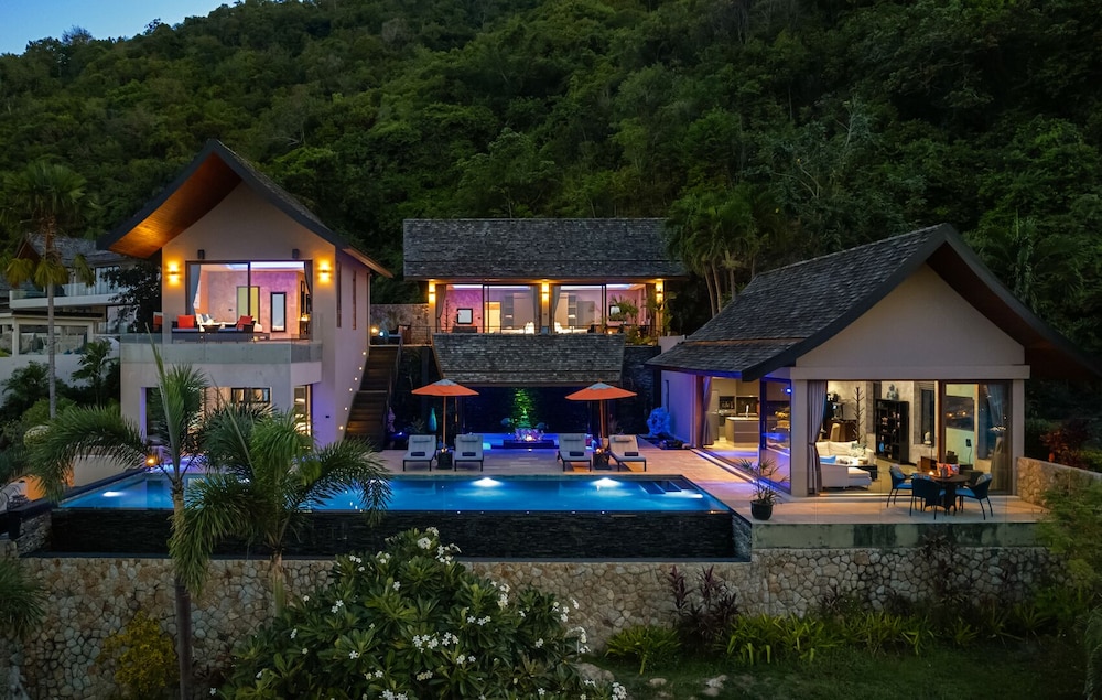 Villa Tiga Cliffside Seaview Oasis — 4-Star Luxury Hotel in Koh Samui, Thailand