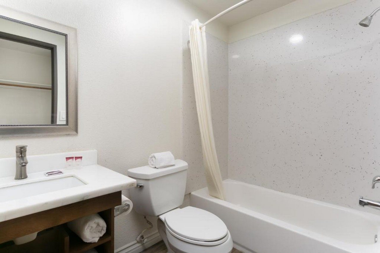 Waterloo Inn Stockton - photo 9