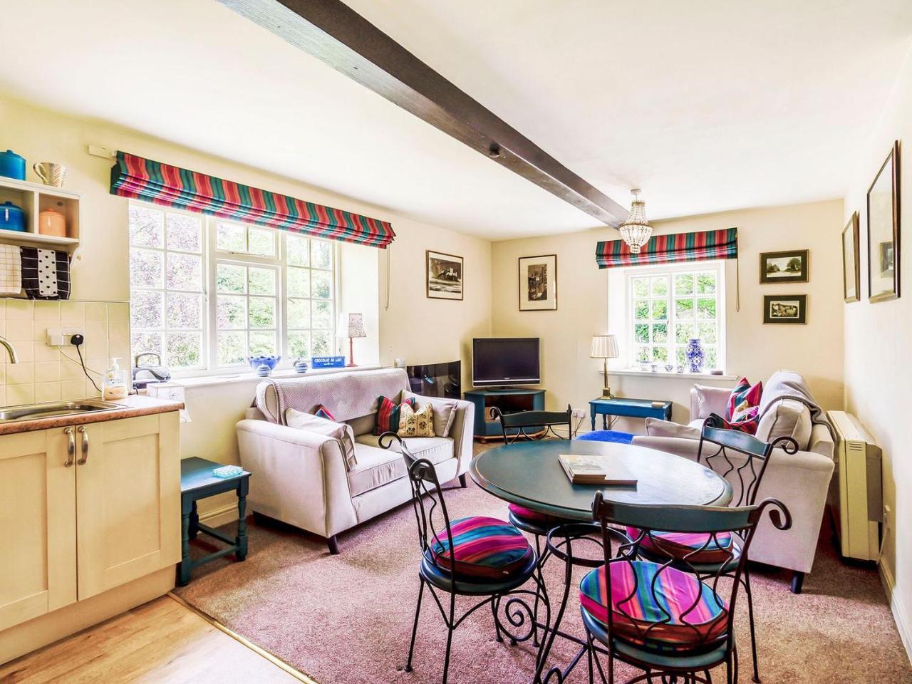 Coach House E5120