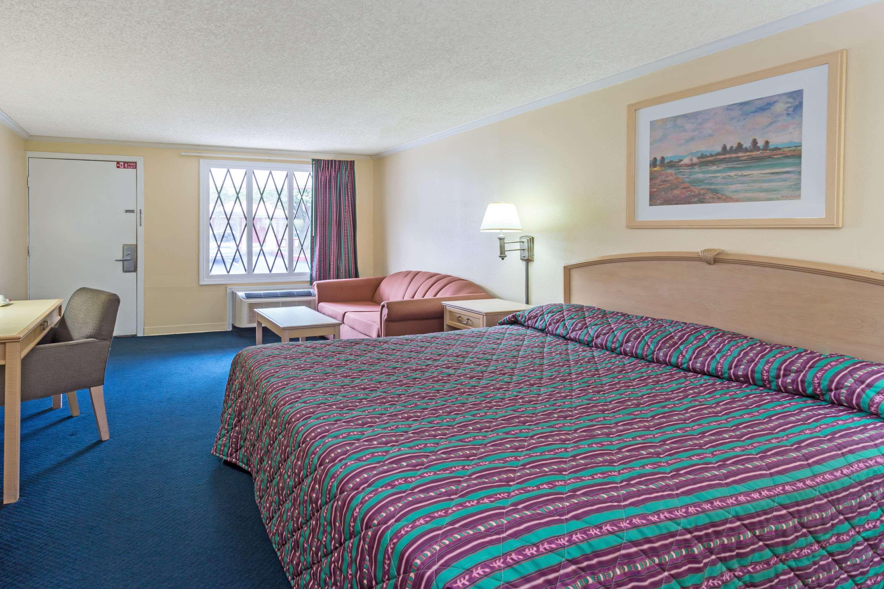 Motel101 - photo 2