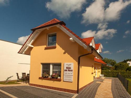 Haus am Meer romantische 5 Sterne Doppelhaushälfte für 4 Personen in Zingst — 4-Star Luxury Hotel in Zingst, Germany