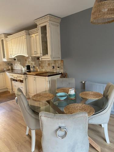 160M Piękny Stylowy Dwupoziomowy Dom in Gdynia, Poland