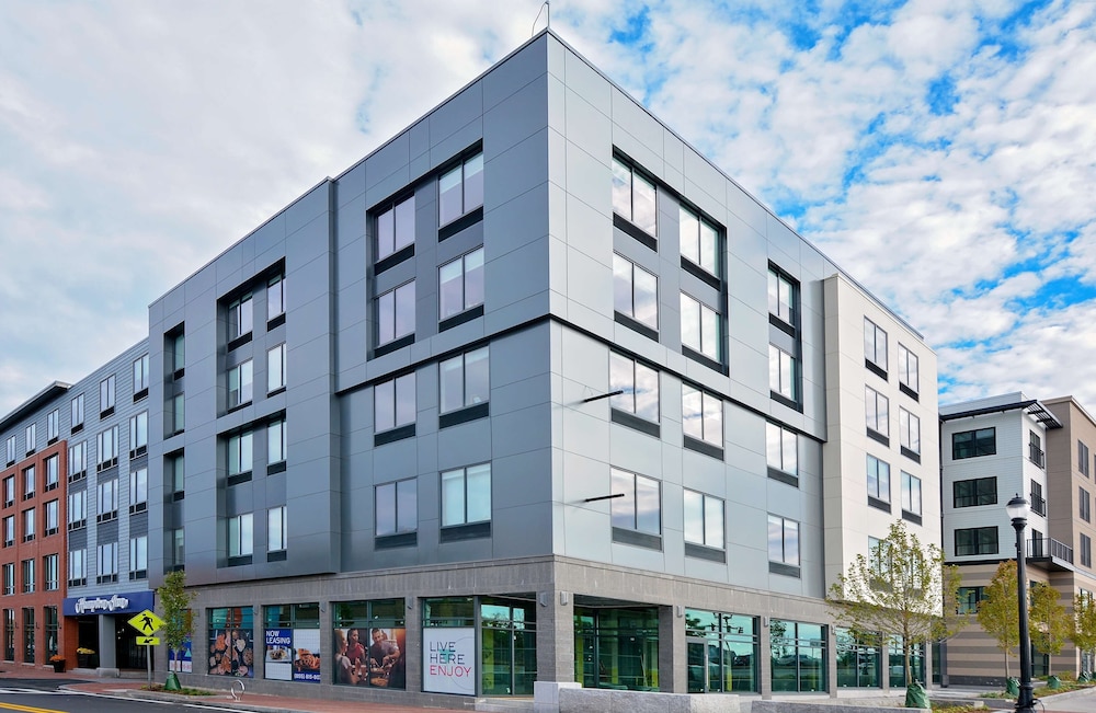 Hampton Inn Salem Boston - featured photo