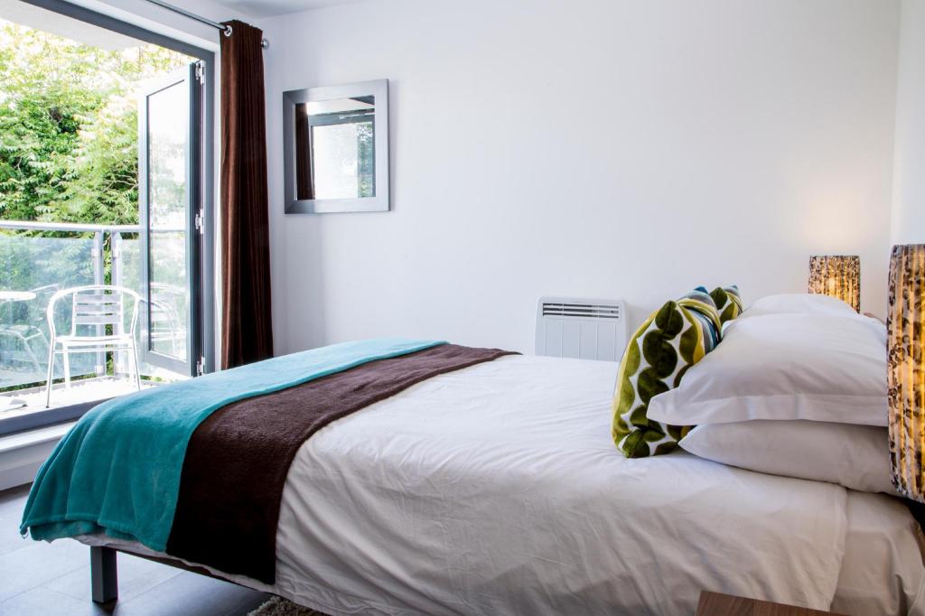 The Willow Suite — 4-Star Luxury Hotel in Woking, United Kingdom