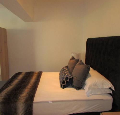 Lovely 1 bedroom rental with a pool