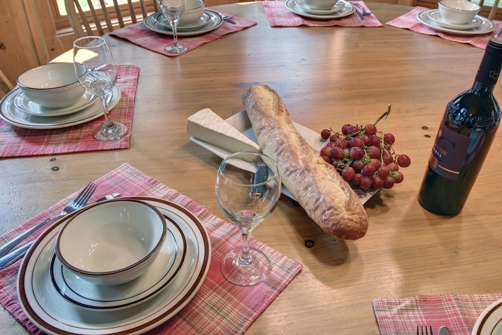 Family fun Private Indoor hot tub Citq 234953 in Chatham, Canada