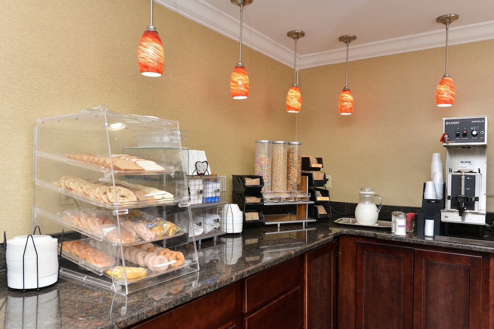 Red Roof Inn Dalton - photo 17