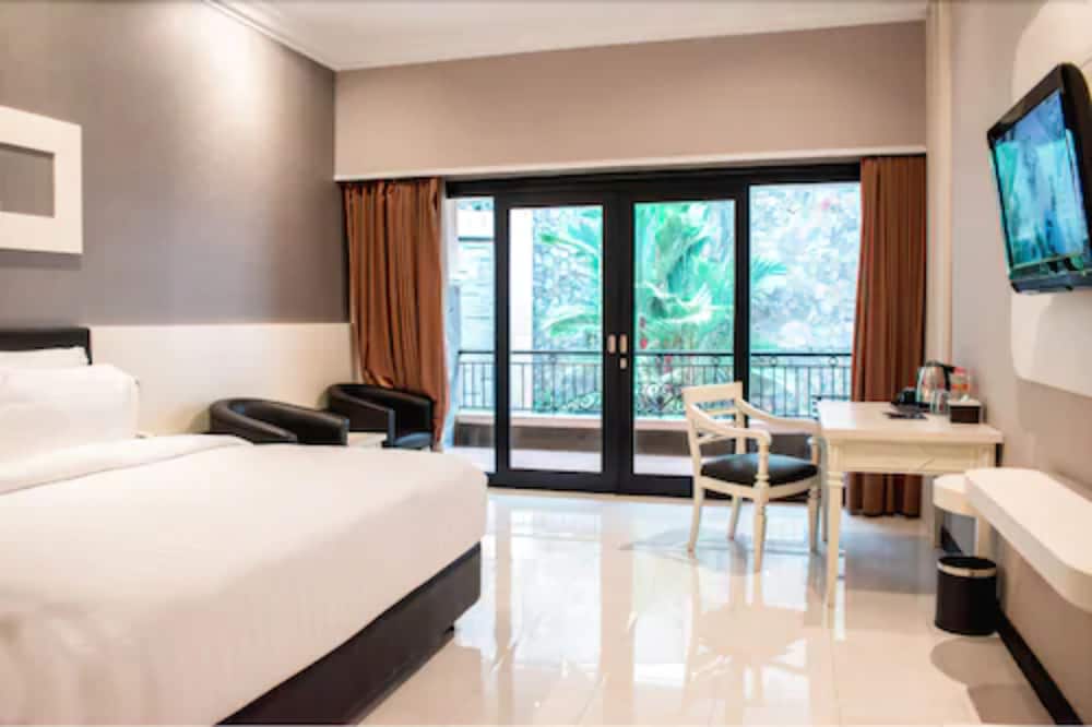 Luminor Hotel Jember By WH - carbon neutral hotel in Jember