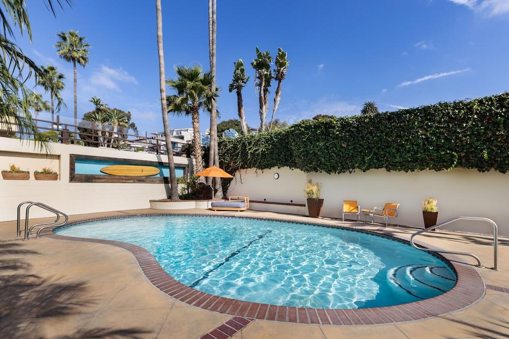 Pacific Edge Oceanfront Hotel - photo 4