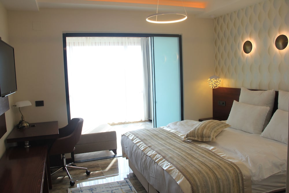 E&N Butik Hotel — hotel in Samandag