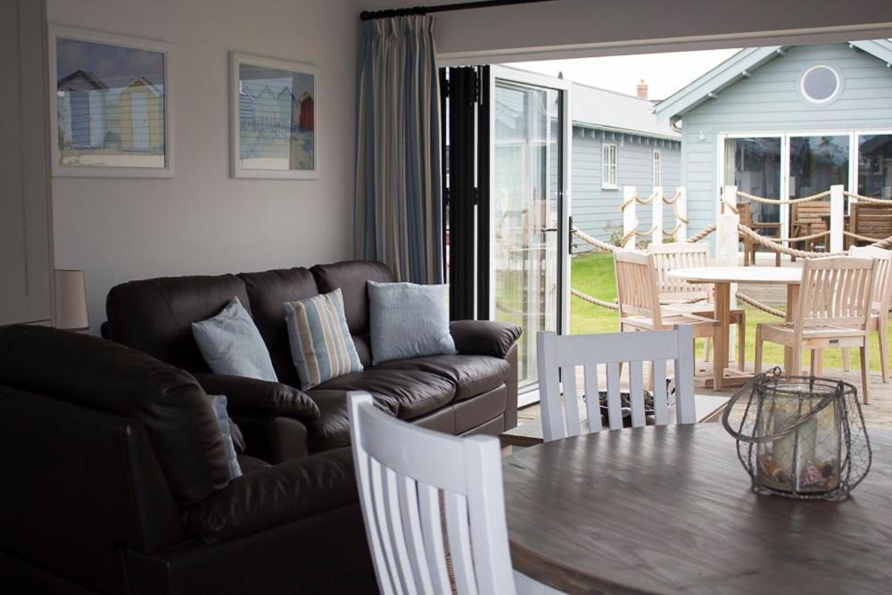 Bungalow Beaurepaire Beach House