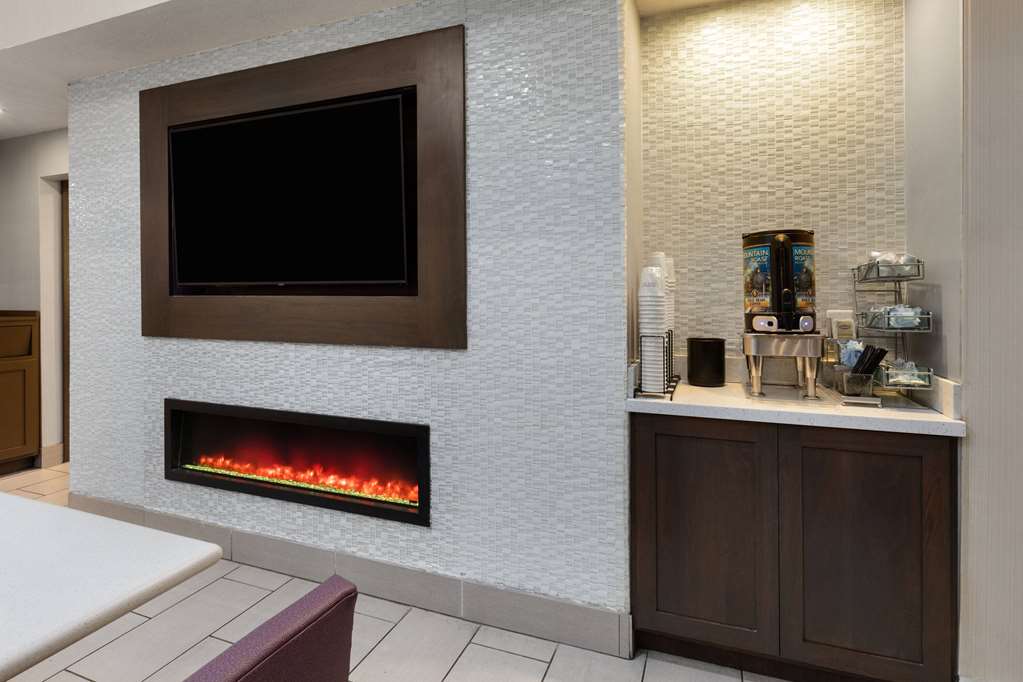La Quinta Inn & Suites by Wyndham North Orem - photo 34