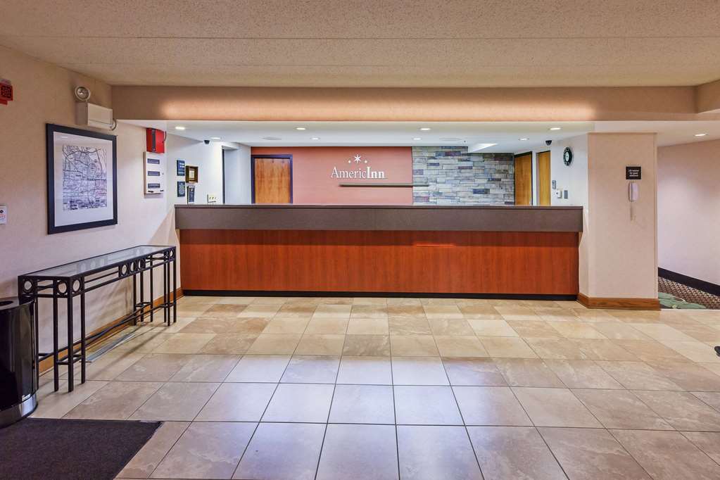 AmericInn by Wyndham Omaha - photo 4