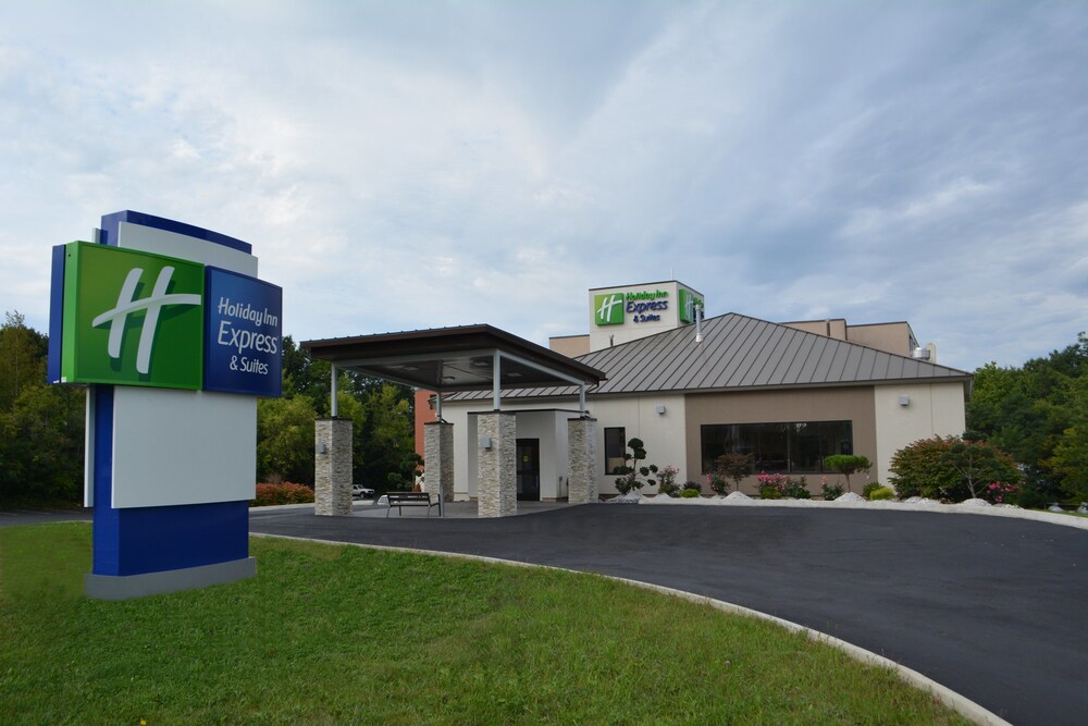 Holiday Inn Express & Suites Waterville North by IHG — hotel in Waterville
