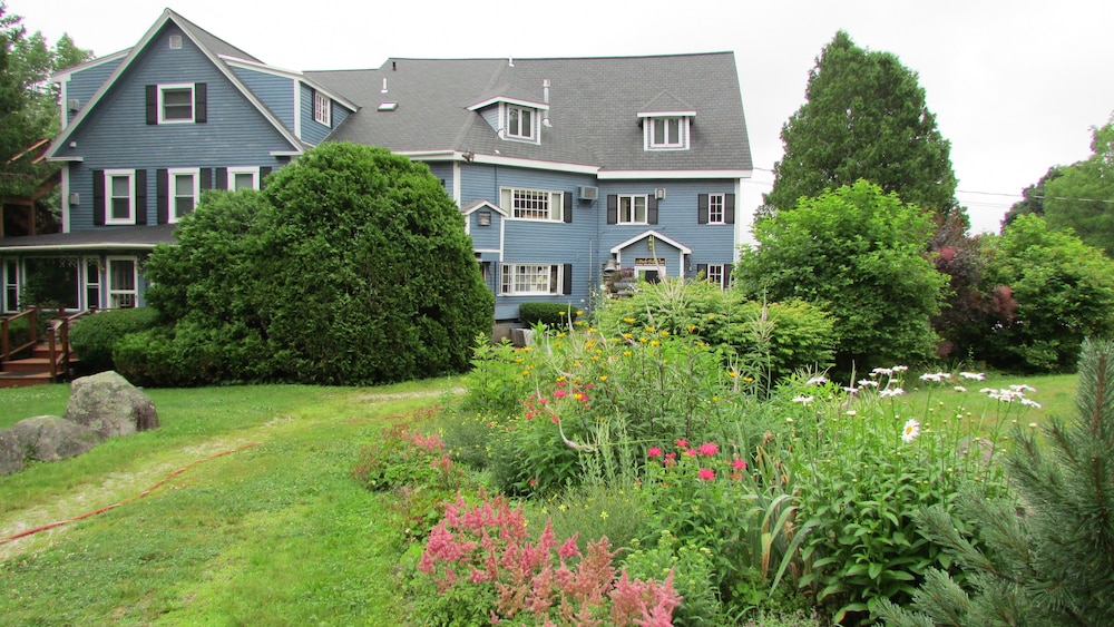 The Darby Field Inn And Restaurant — Albany