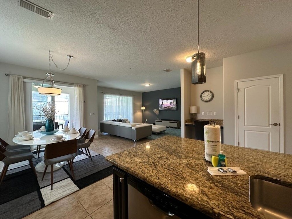 Spacious Family Getaway W Resort 3154pp 5 Bedroom Home by RedAwning - photo 19