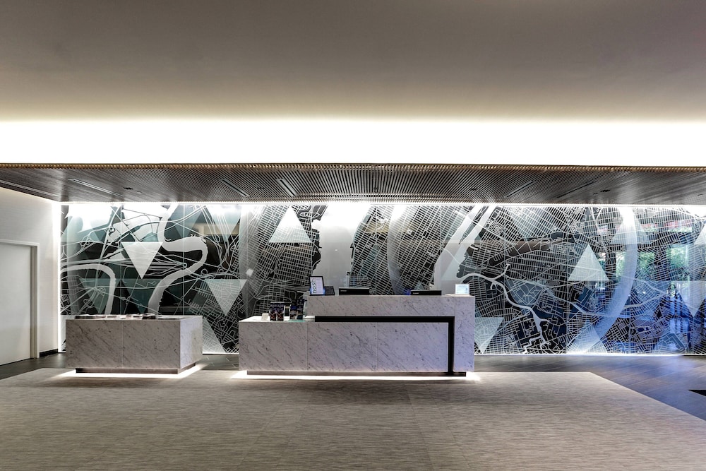 Courtyard Long Island City New York Manhattan View - featured photo