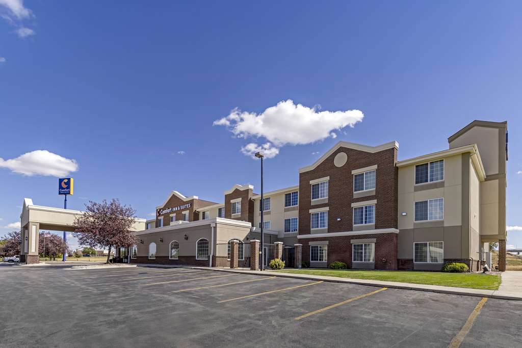 Comfort Inn & Suites Gillette near Campbell Medical Center - carbon neutral hotel in Gillette