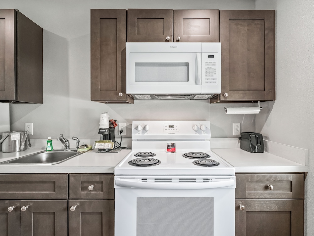 Baymont by Wyndham Ocala Suites - photo 28