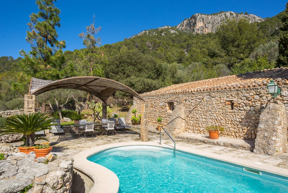 Finca Hotel Es Castell — Selva