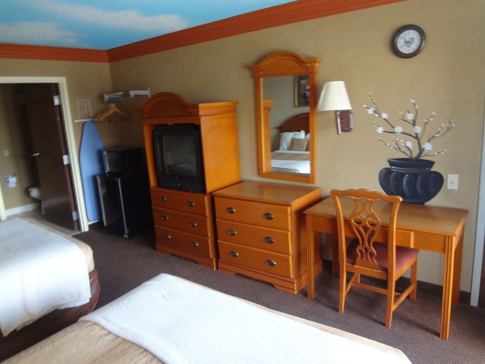 Nola Inn and Suites - photo 10