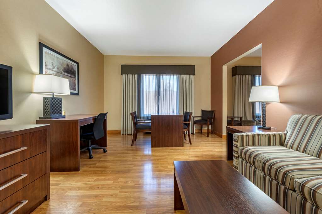 Best Western Plus Chelsea Hotel - photo 31