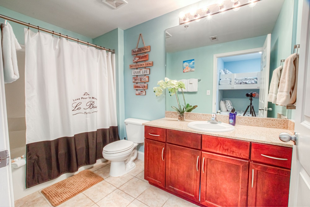 Laketown Wharf Resort by Aneliya's Rentals - photo 762