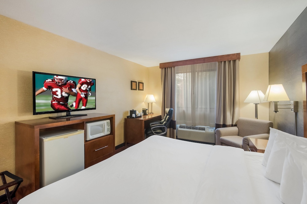 Red Roof Inn Fairfield - photo 13