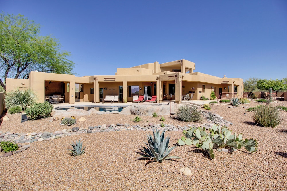 Tucson Vacation Rental Near Saguaro National Park — 4-Star Luxury Hotel in Tucson, United States