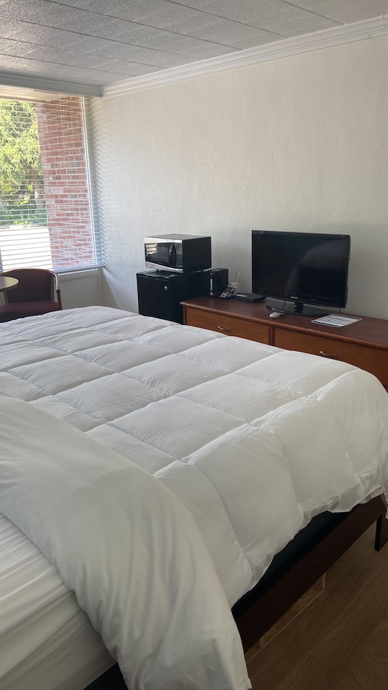 Ramada by Wyndham Butler Tesla Biohealing Resort - photo 8