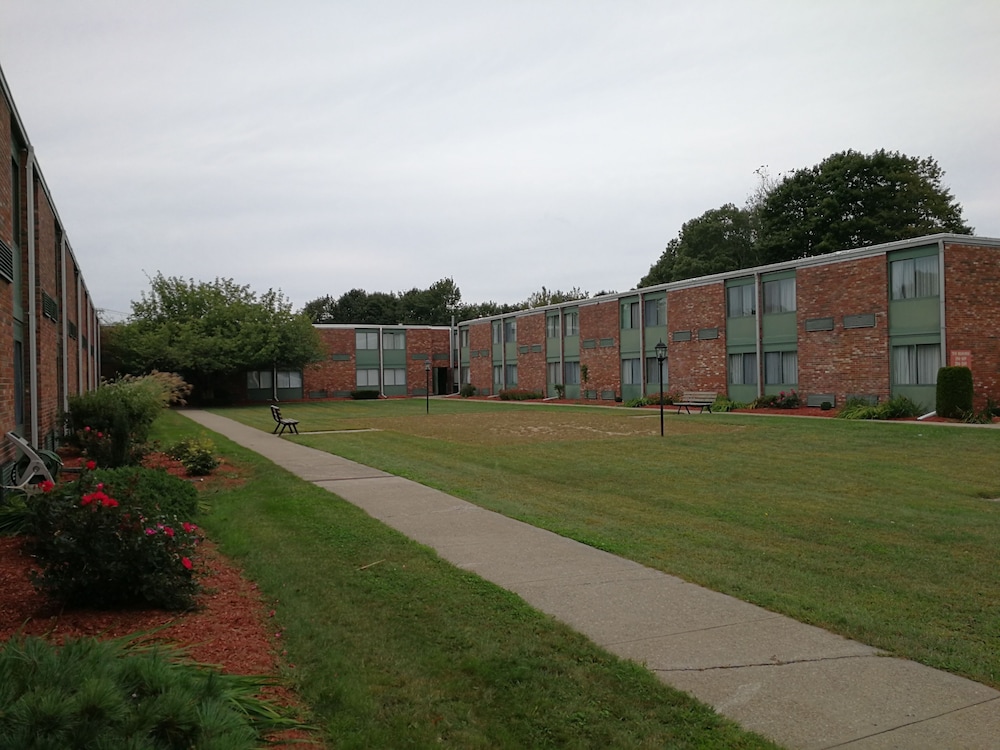 Mystic River Hotel & Suites Near Casinos - photo 43