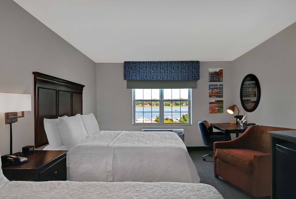 Hampton Inn Bath - photo 13